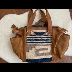 Carryall Guatemalan leather bag with woven wool